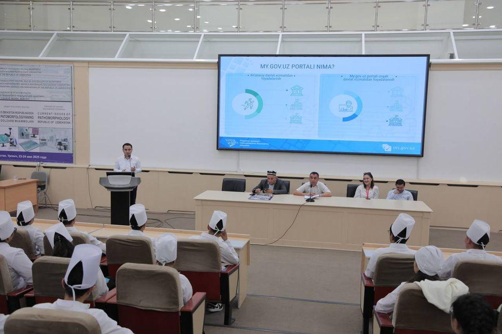 A practical seminar-training on the use of electronic services was held in Urgench for students