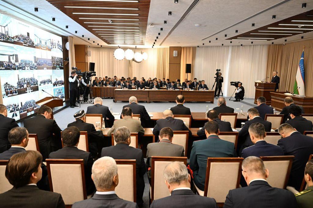 Ўзбекистонда ҳам сунъий интеллектни ривожлантириш бўйича алоҳида қарор қабул қилиниб, соҳанинг ҳуқуқий асослари яратилди.