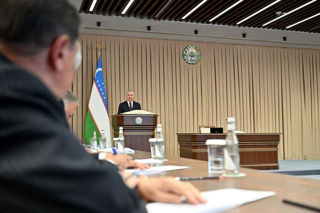 Президентимиз дунёда сунъий интеллектга талаб ортиб бораётган ҳозирги даврда рақобатдош бўлиш учун 3 та энг асосий масала – инфратузилма, очиқ маълумотлар ва кадрлар тайёрлашга эътиборни кучайтириш зарурлигини қайд этди.